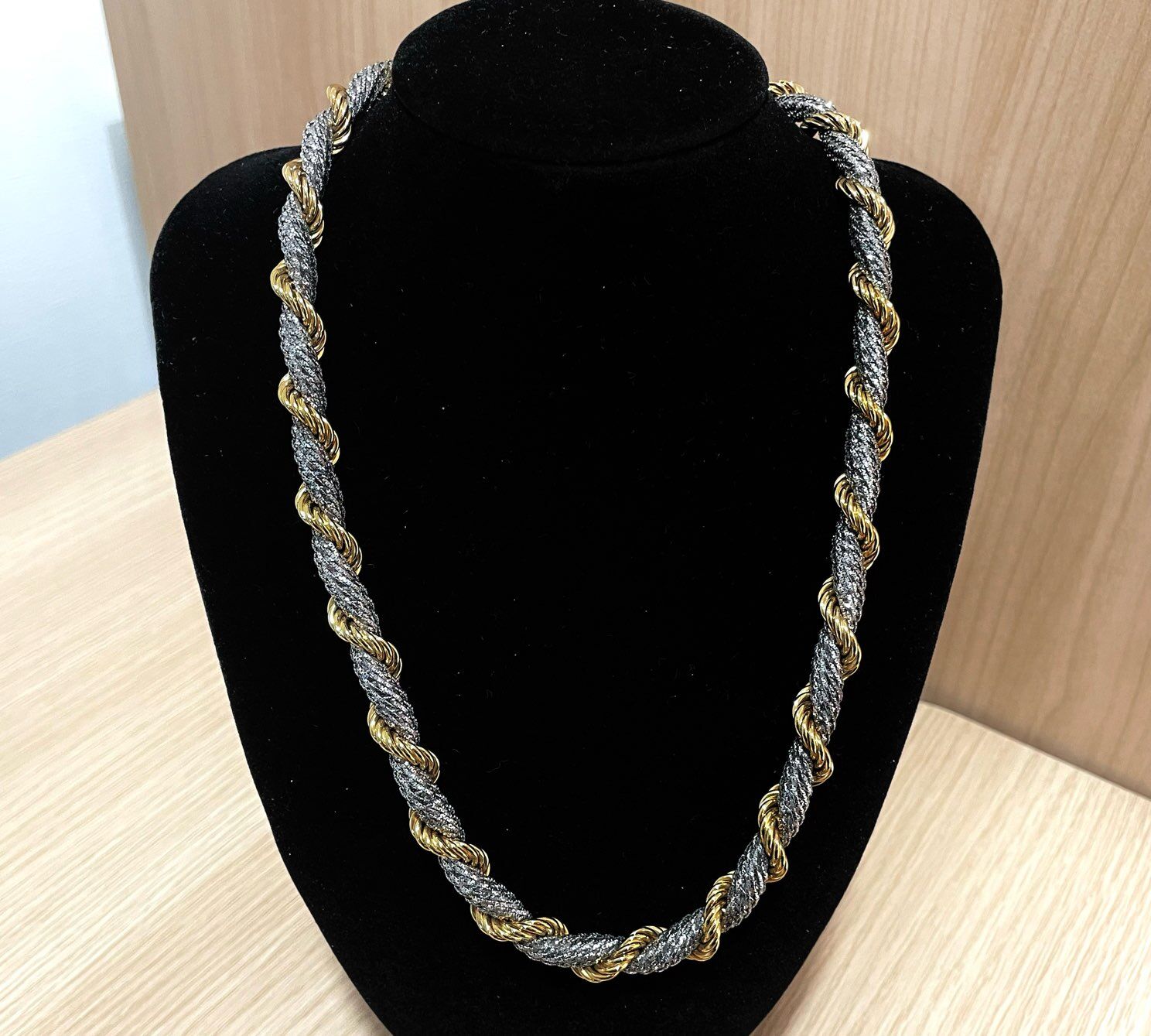 鶴見区で貴金属 金プラチナ コンビのアクセサリー買取なら買取店わかば鶴見駅前店へ