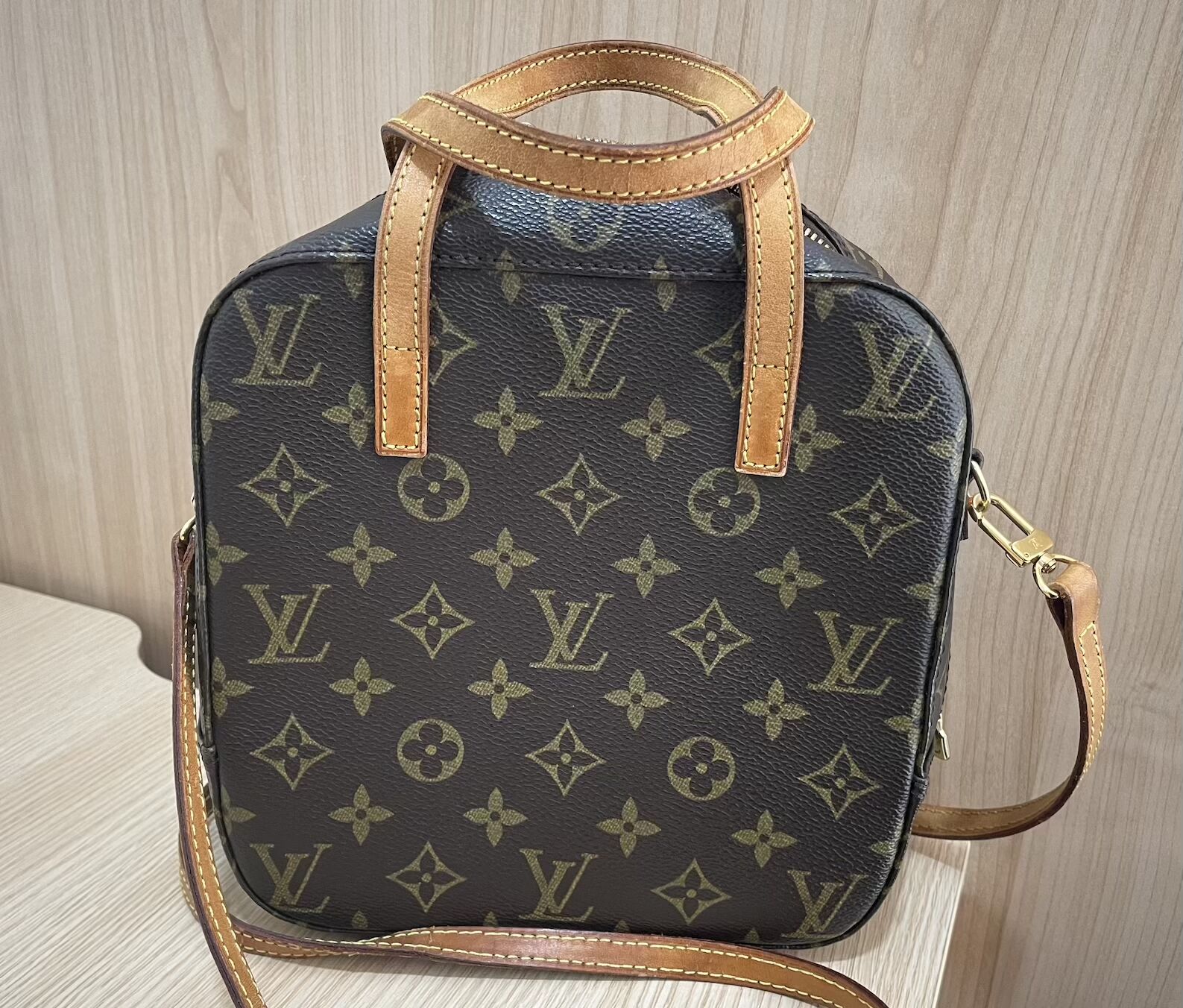 鶴見区でルイヴィトンのモノグラム スポンティーニ バッグの買取なら買取店わかば鶴見駅前店へ