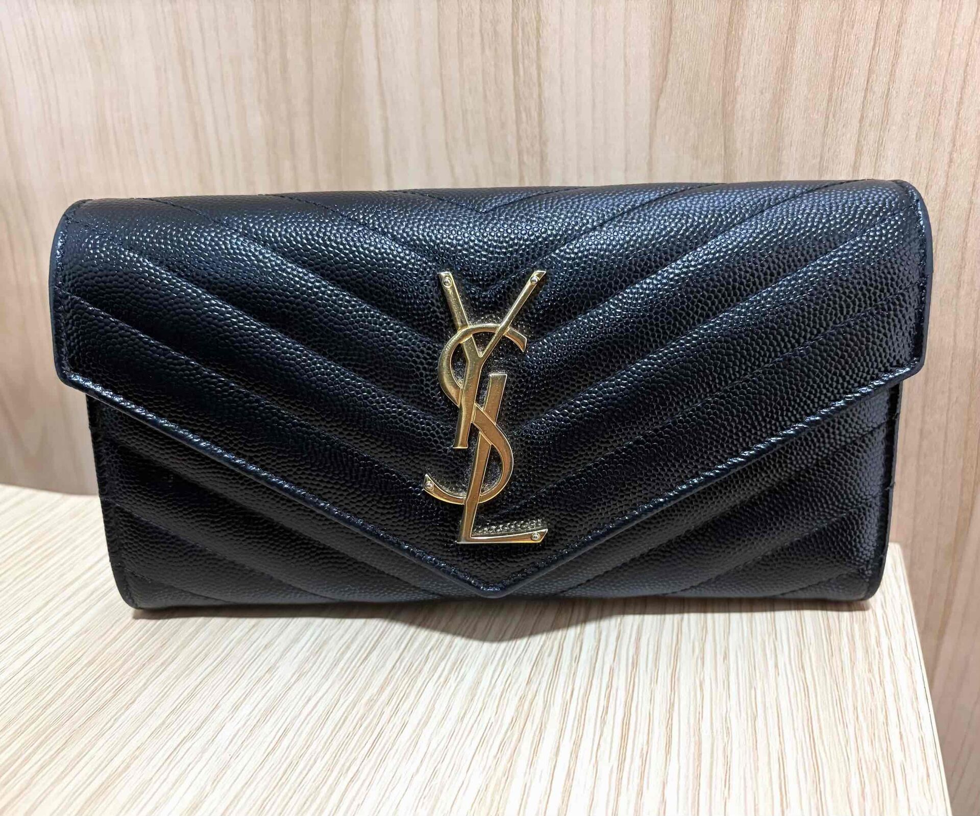 YSL サンローラン 長財布をお買取りしました！【買取店わかば鶴見駅前店】