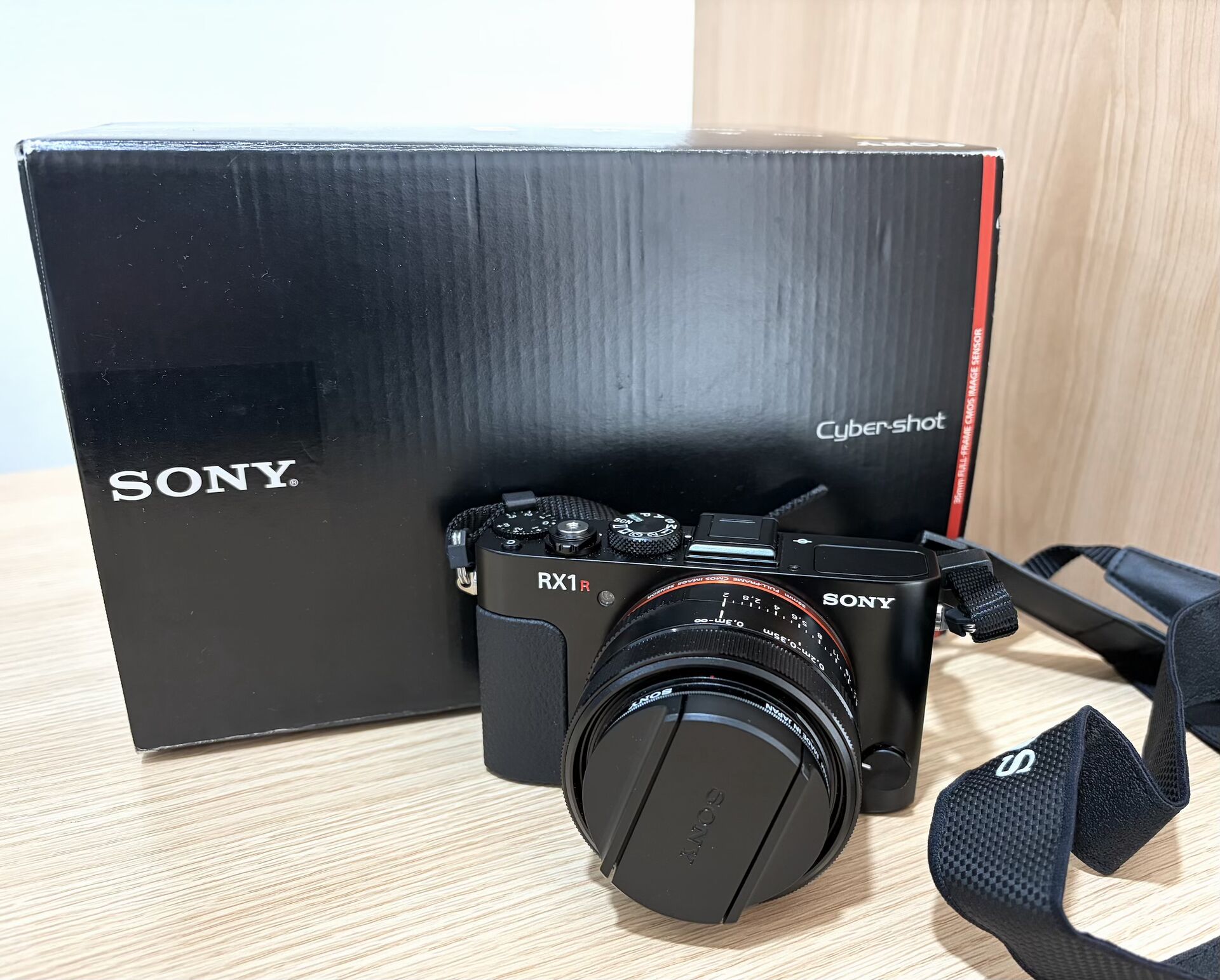 SONY デジタルカメラ DSC-RX1Rをお買取りしました！【買取店わかば鶴見駅前店】